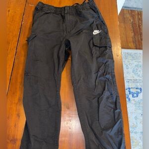 Nike Capri compression pants with side pockets on both.